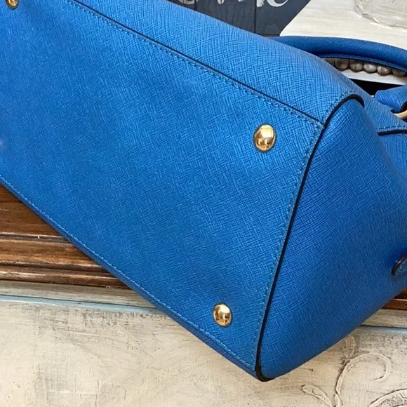 Michael Kors Large Saffino Bag - Picture 9 of 16